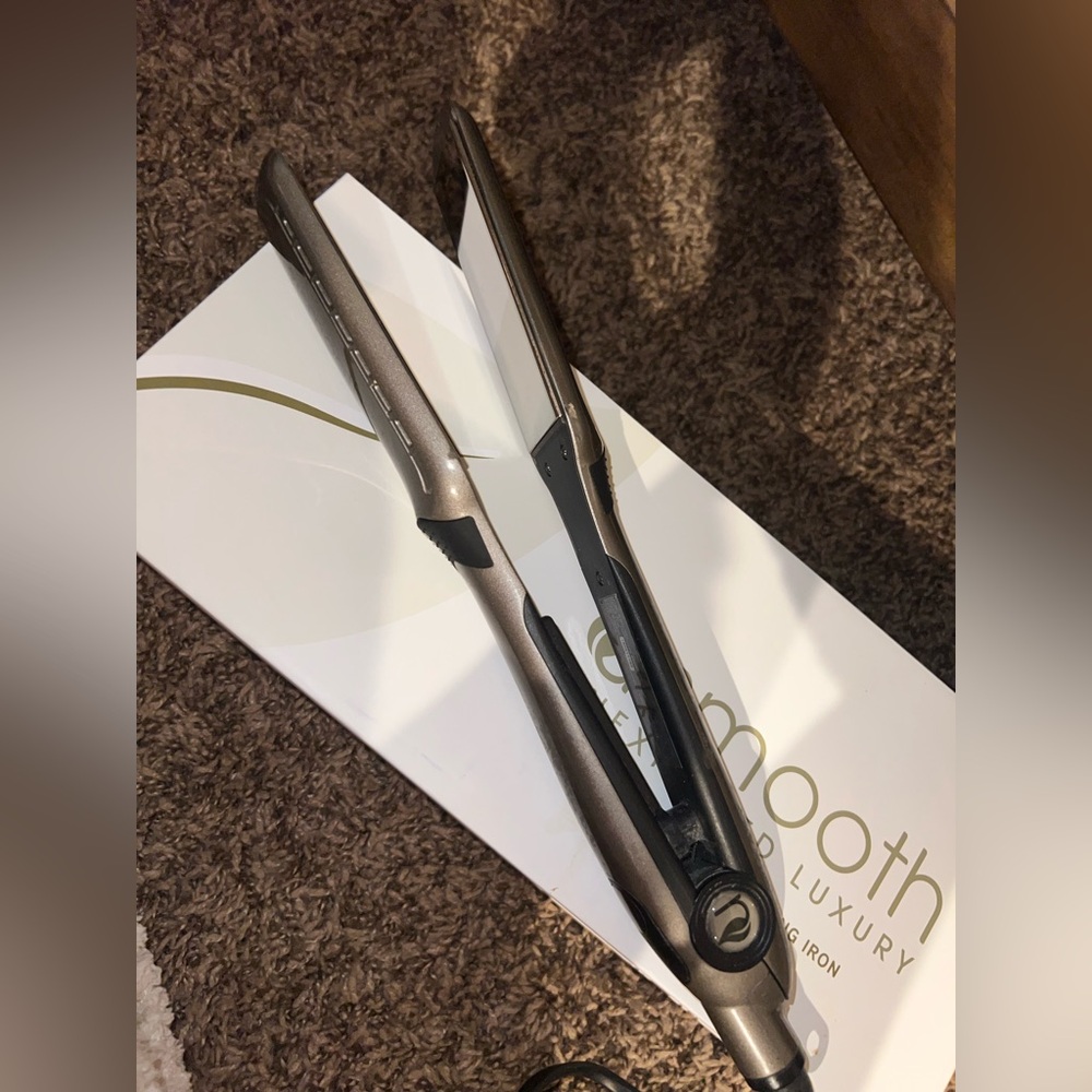 U Smooth hair straightener